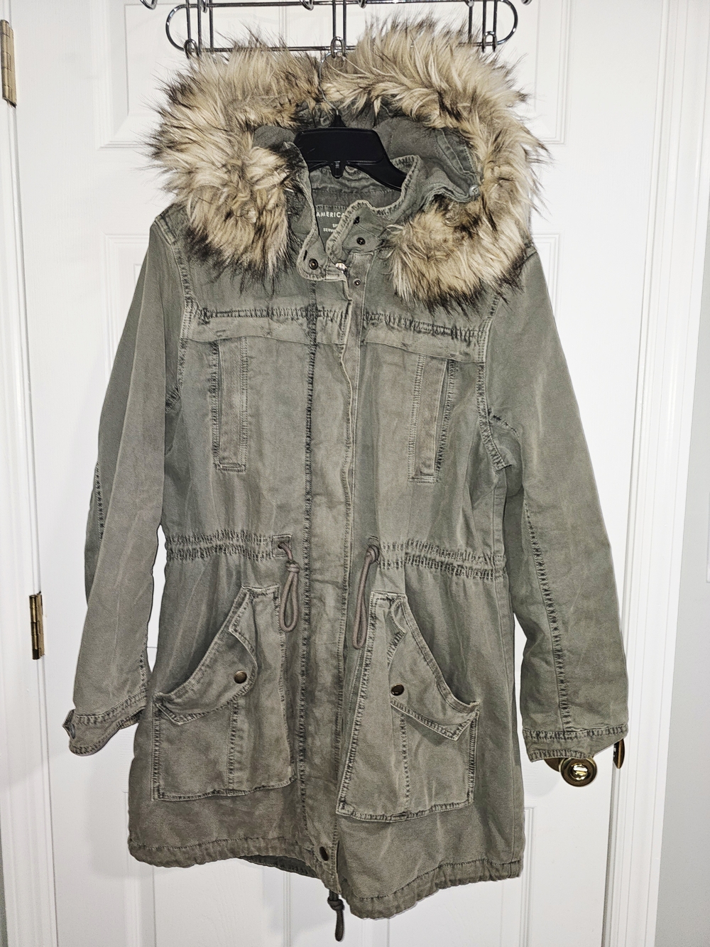 American Eagle Outfitters - Olive Green Faux-Fur Trim Parka - Large
